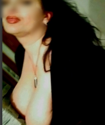 💋 Опыт и определенные навыки позволяют мне стать идеальным компаньоном для тебя. Я живу в Москве и готова предложить тебе самые разнообразные услуги: от страстного эскорта до сексуальных массажей. 🌟 Со мной ты окажешься в центре внимания, ведь я умею создавать настоящую атмосферу соблазна и удовольствия. ❣️ У меня есть множество положительных отзывов, которые подтверждают мою профессиональность и умение доставлять удовольствие. Посмотри на мои фото и убедись в этом сам! 😉 Если ты готов окунуться в мир страсти и наслаждения, то не медли, свяжись со мной прямо сейчас! 💕 Ярослава